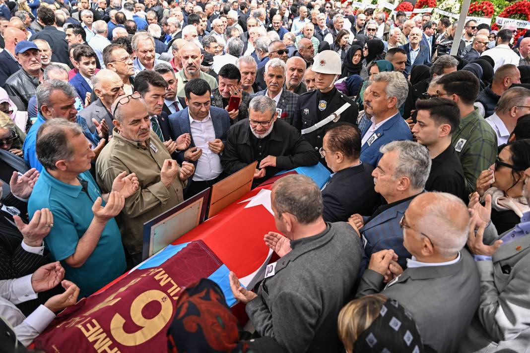 Süleyman Soylu ile İmamoğlu Mehmet Ali Yılmaz'ın cenazesinde aynı karede. İşte Soylu'nun hali 20